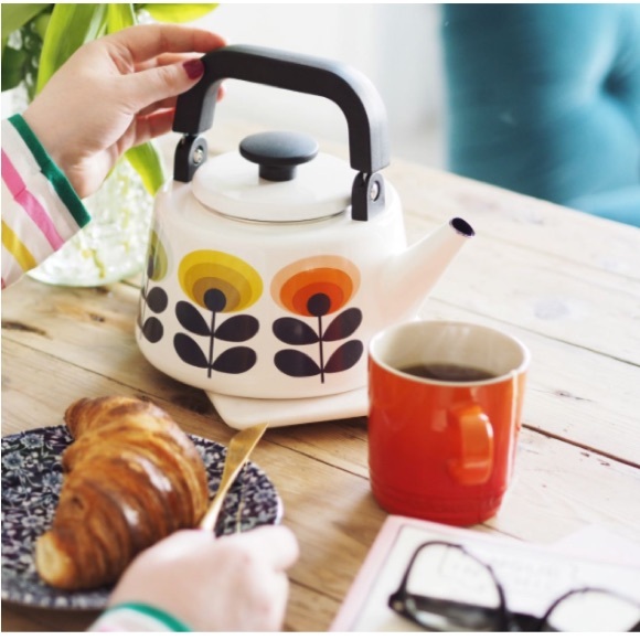 Orla Kiely Kitchen Orla Kiely Kettle Enamel 7s Oval Flower 2 Liters